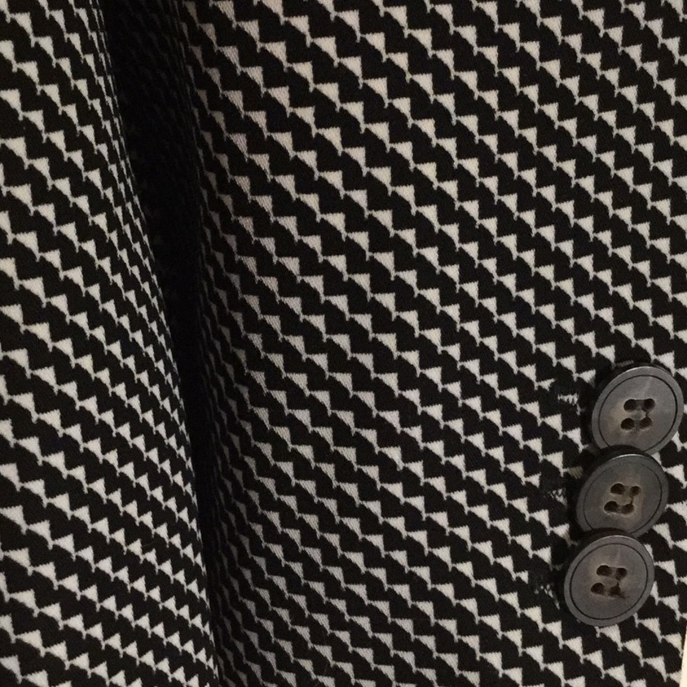 Blazer - Picture 3 of 4